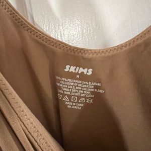 SKIMS tan tank bodysuit NWT, size M